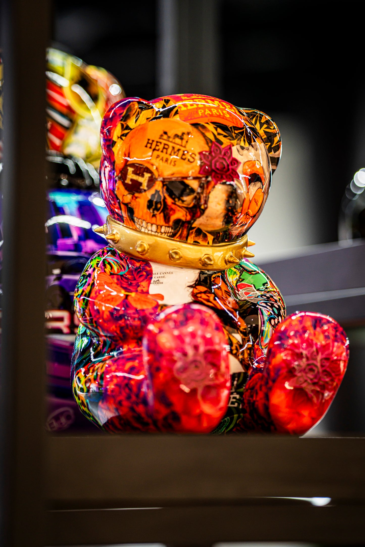 NAOR - 30cm Collage, H Tribute Bear, Gold Collar