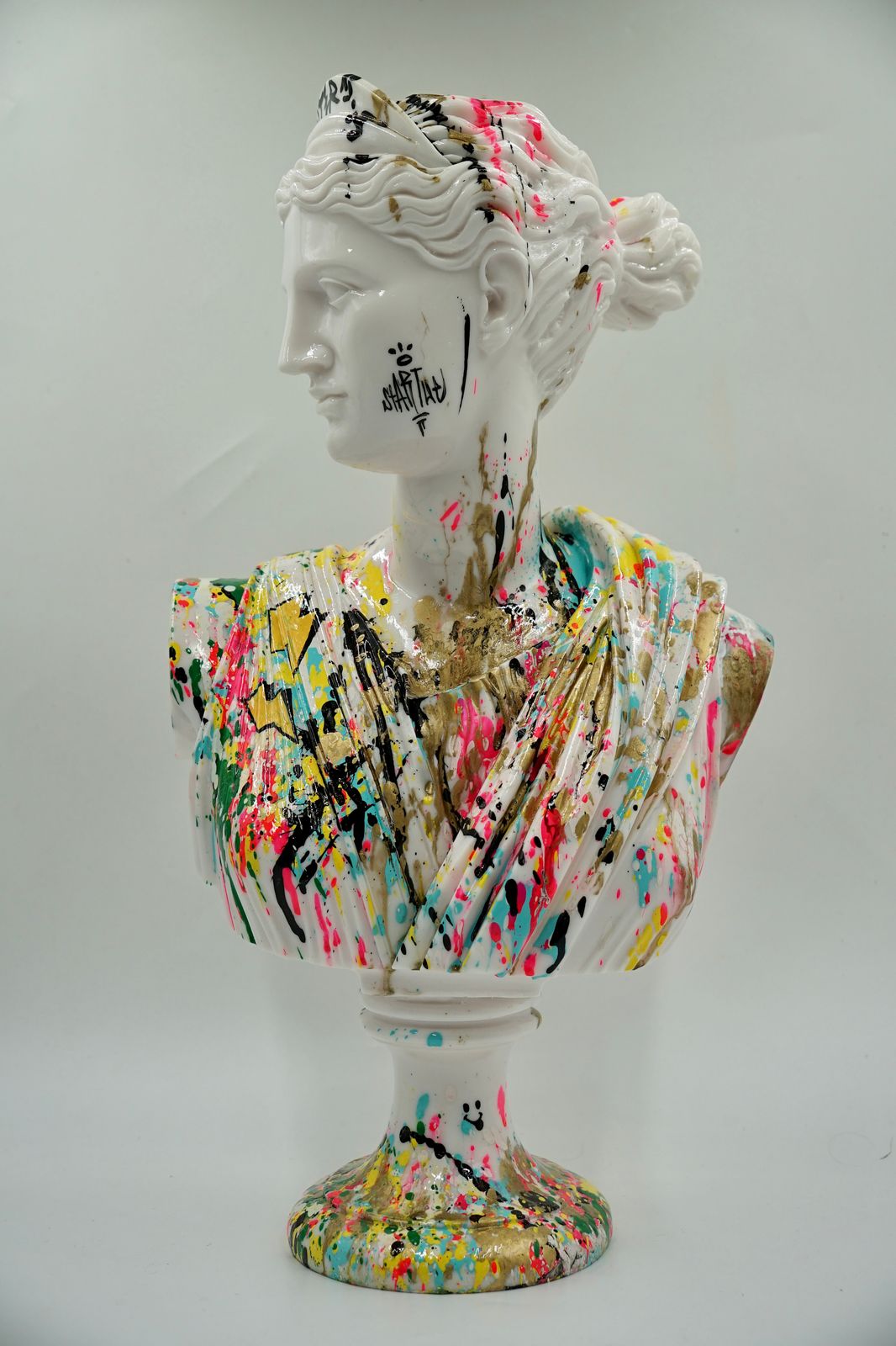 MICHAIL - Artemis - Pop Art Tribute