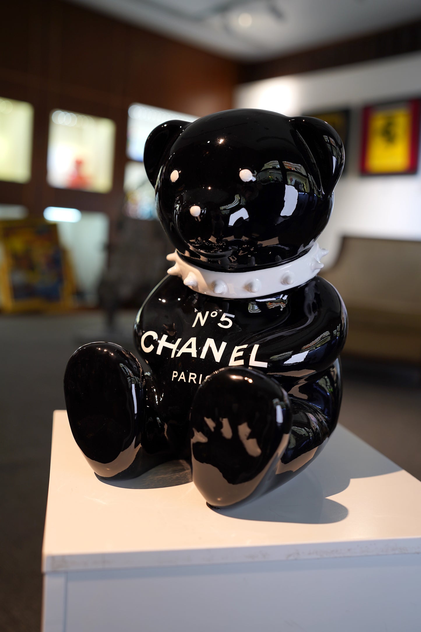 NAOR - 30cm CH Tribute black, White Collar Bear