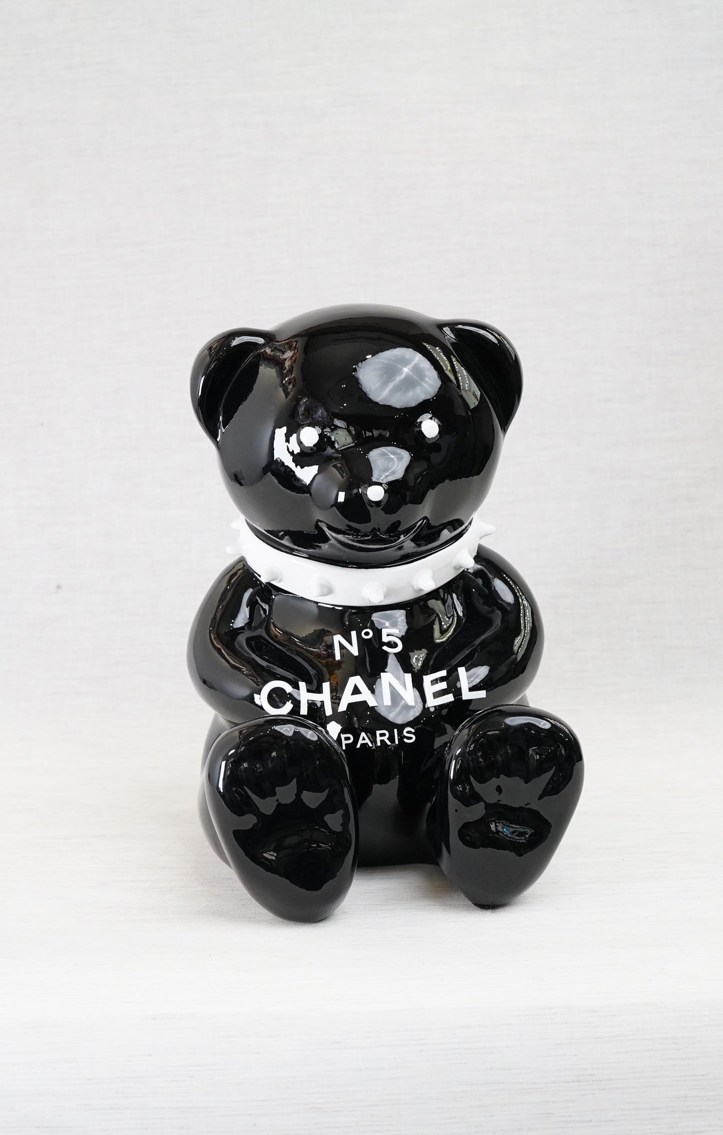 NAOR - 30cm CH Tribute black, White Collar Bear
