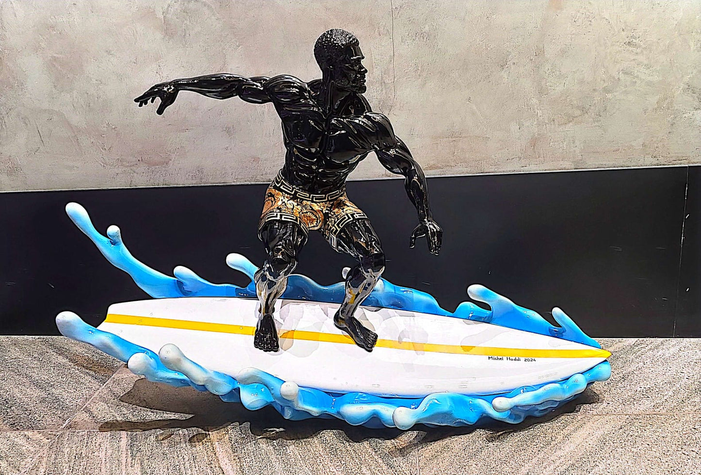MICHEL H - Surfer