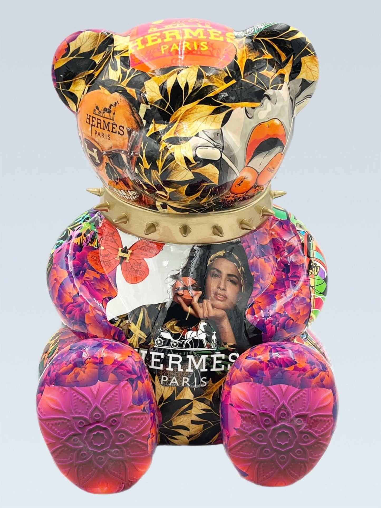 NAOR - 30cm Collage, H Tribute Bear, Gold Collar