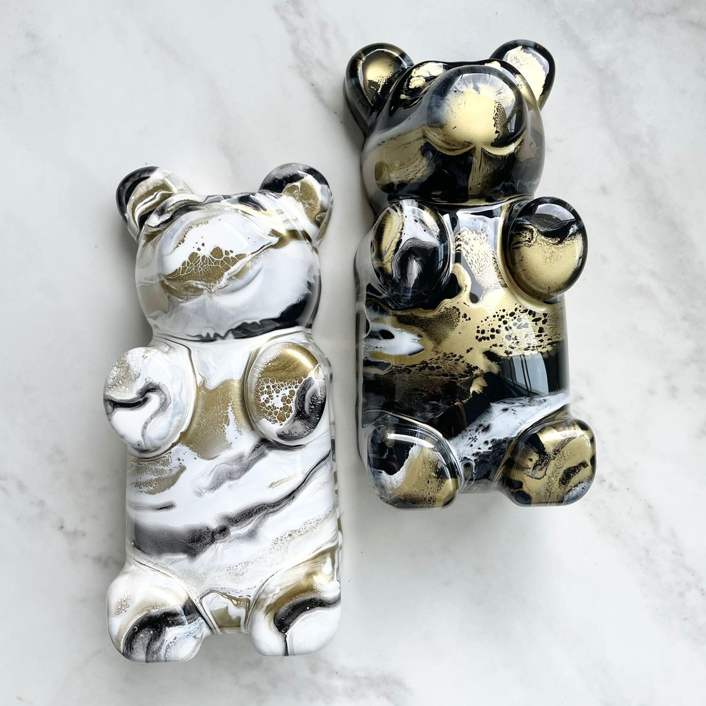 DANIELA - White Marble Bear Design
