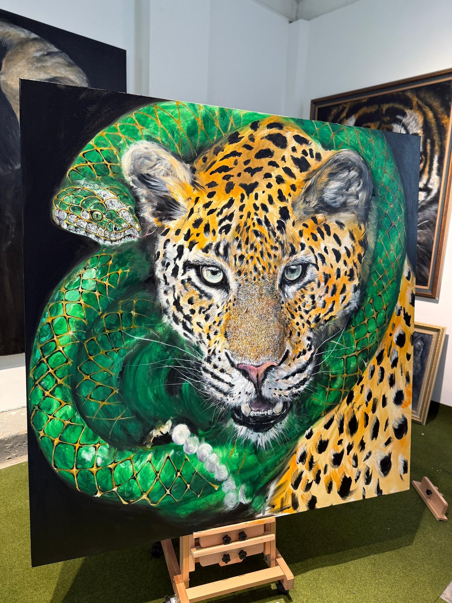 YUAN HENRY - Leopard with Snake