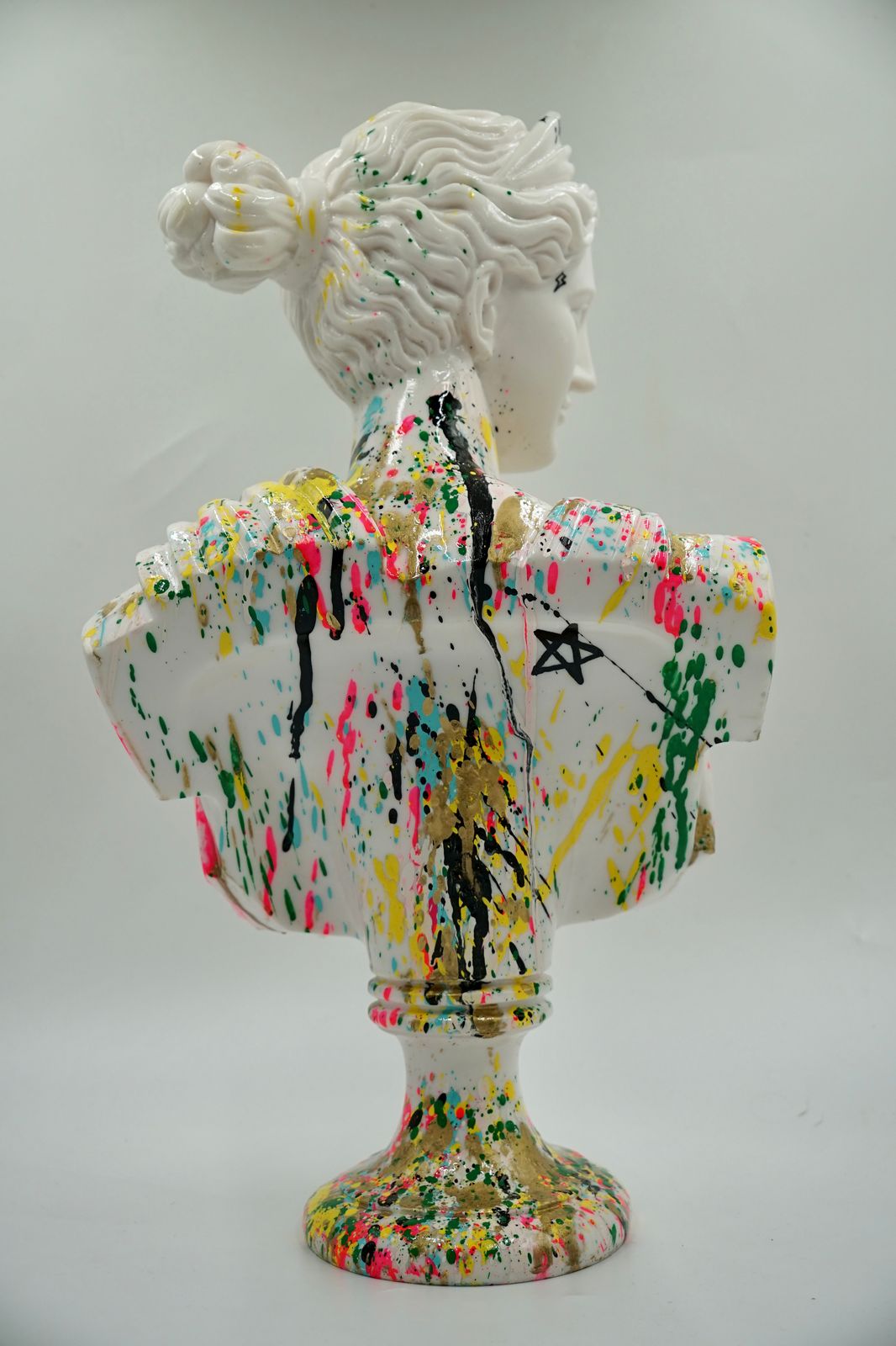 MICHAIL - Artemis - Pop Art Tribute