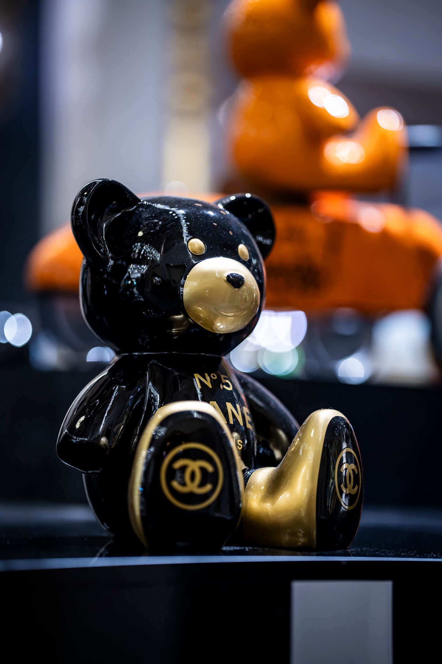 NAOR - 35cm CH Tribute, bi color black and gold Teddy