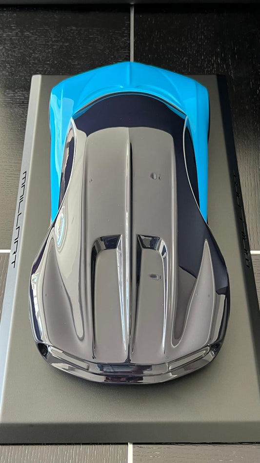 LAURENT M. - Bugatti Chiron, Black & Blue