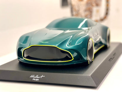 LAURENT M - Aston Vantage, Chromed Turquoise