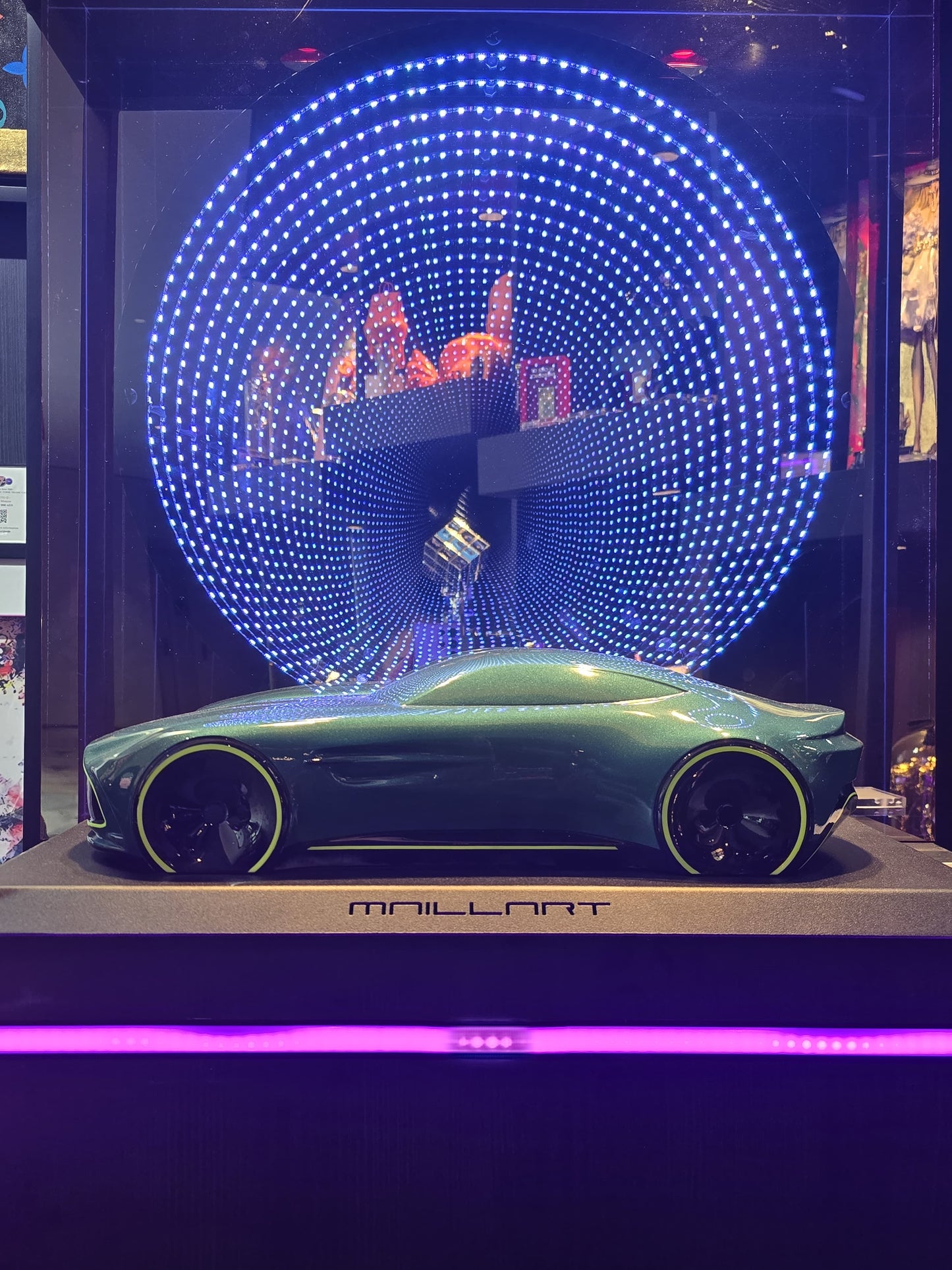 LAURENT M - Aston Vantage, Chromed Turquoise