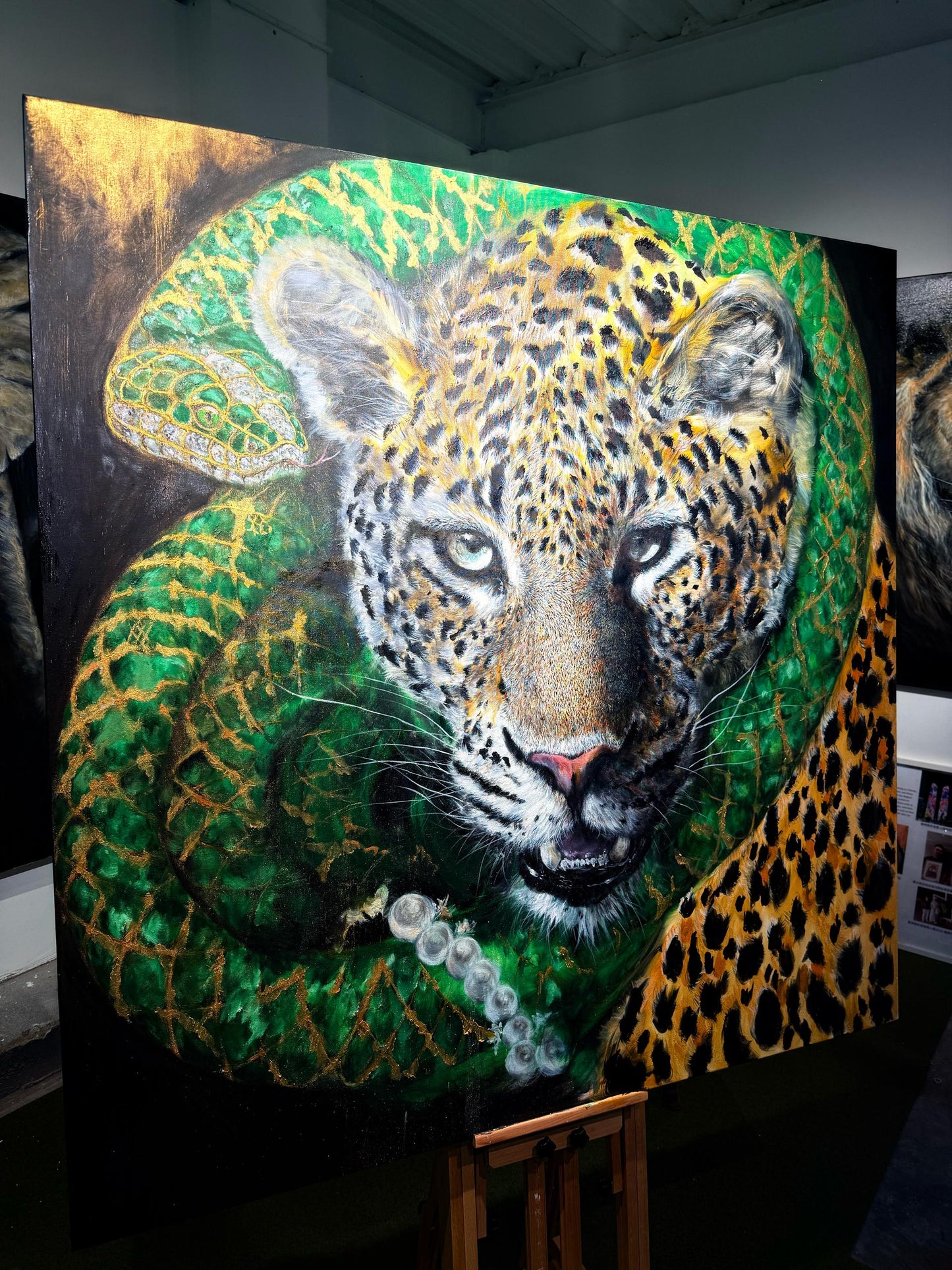 YUAN HENRY - Leopard with Snake
