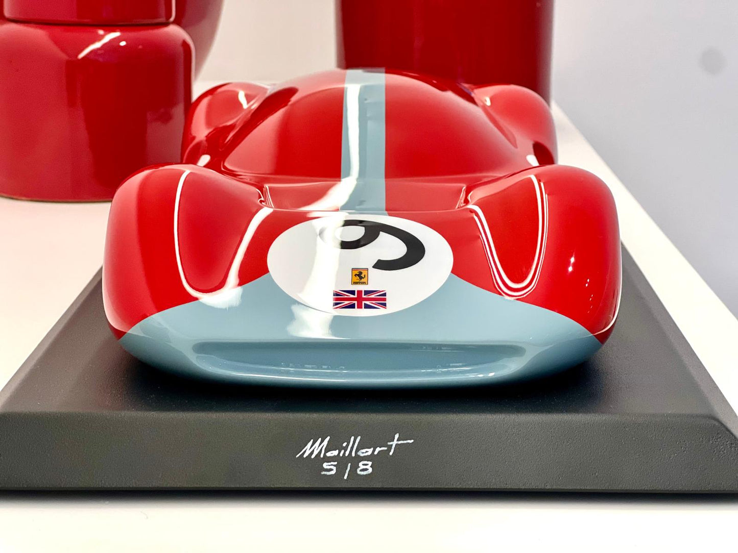 LAURENT M - Ferrari 330 P4, Red n9