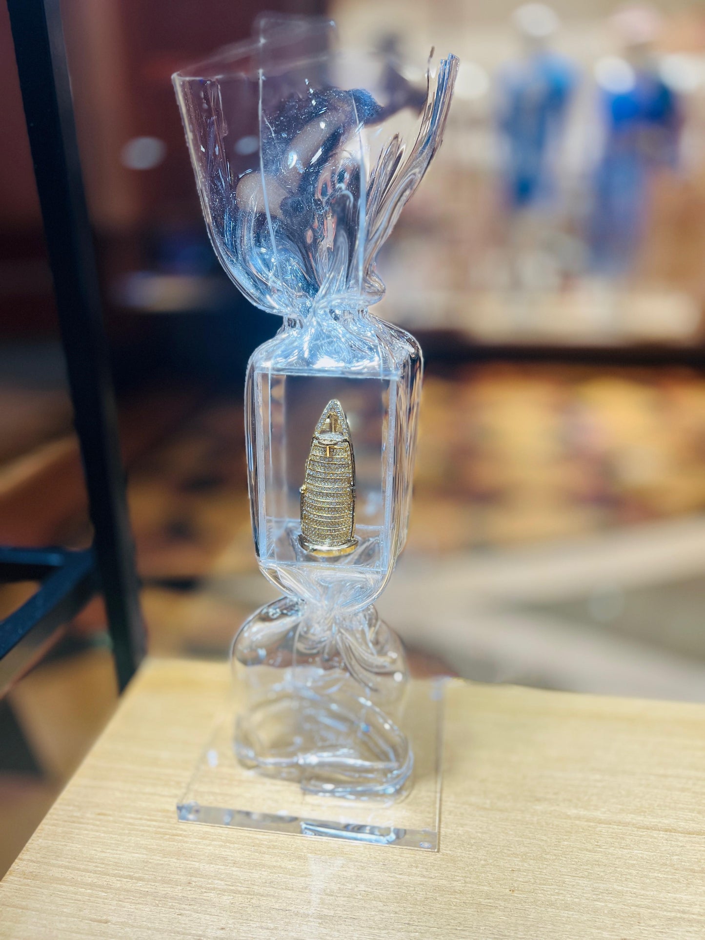 LAURENCE JENKELL - Small Burj Al Arab Candy