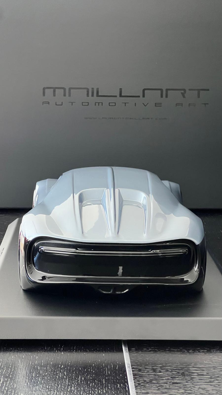 LAURENT M. - Buggati Chiron, Grey