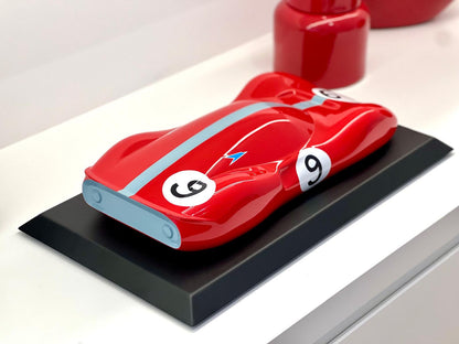 LAURENT M - Ferrari 330 P4, Red n9