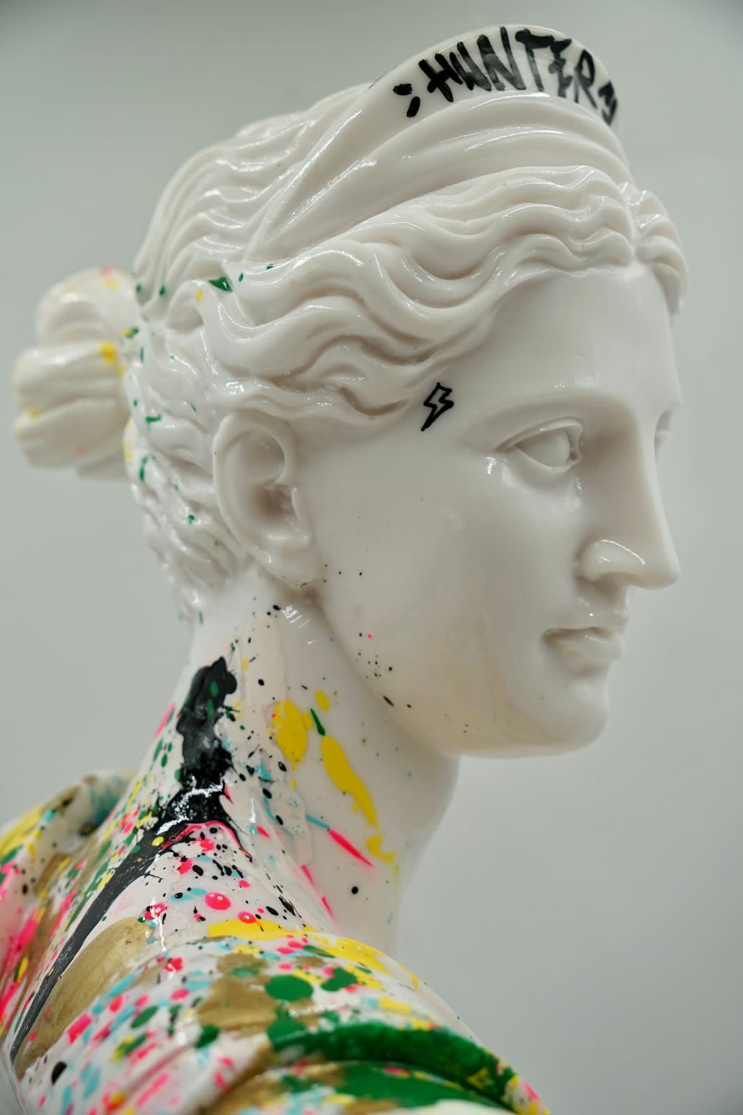 MICHAIL - Artemis - Pop Art Tribute