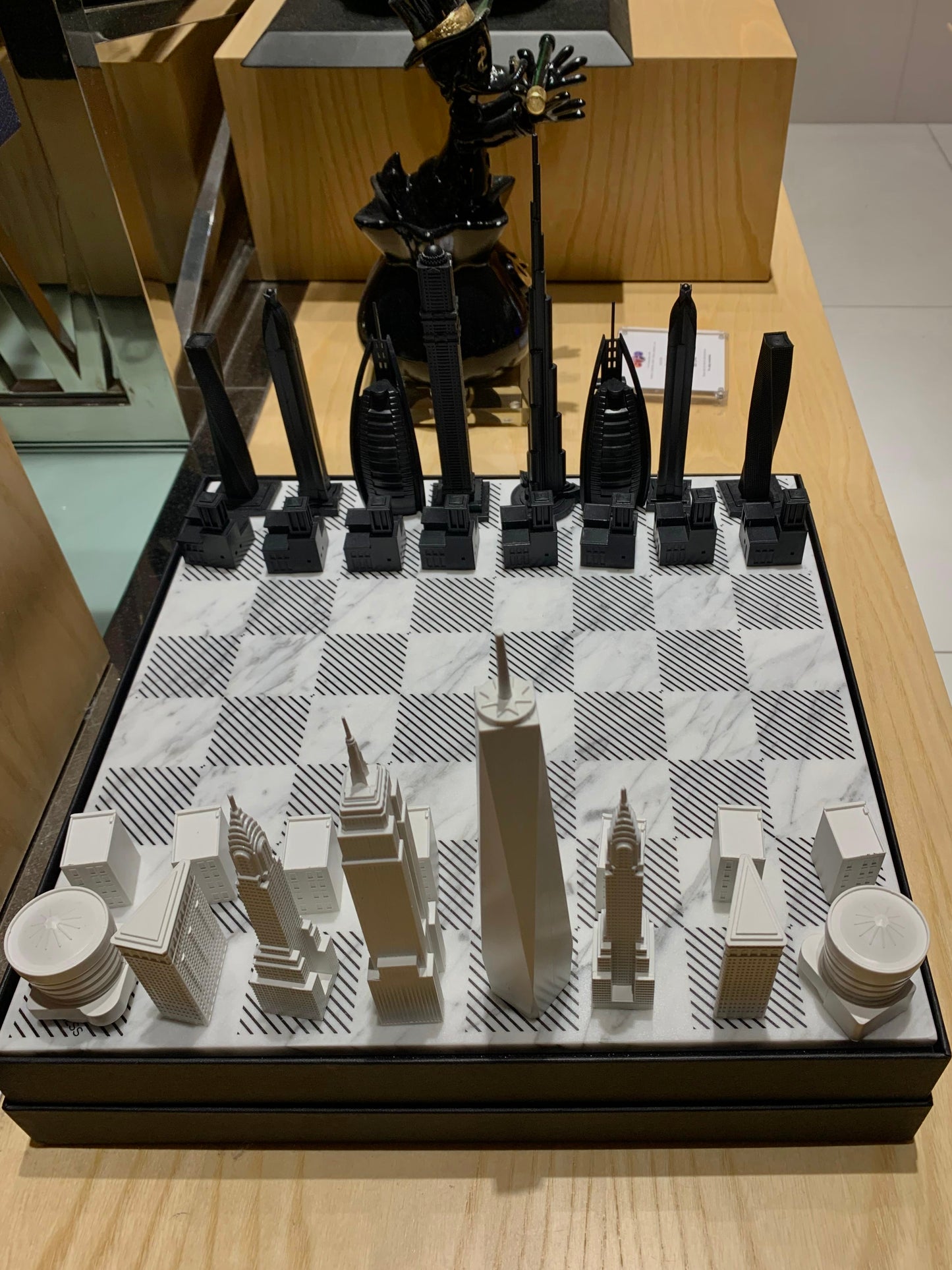 SKYLINE CITY CHESS - Acrylic New York VS Dubai Edition - Marble Board