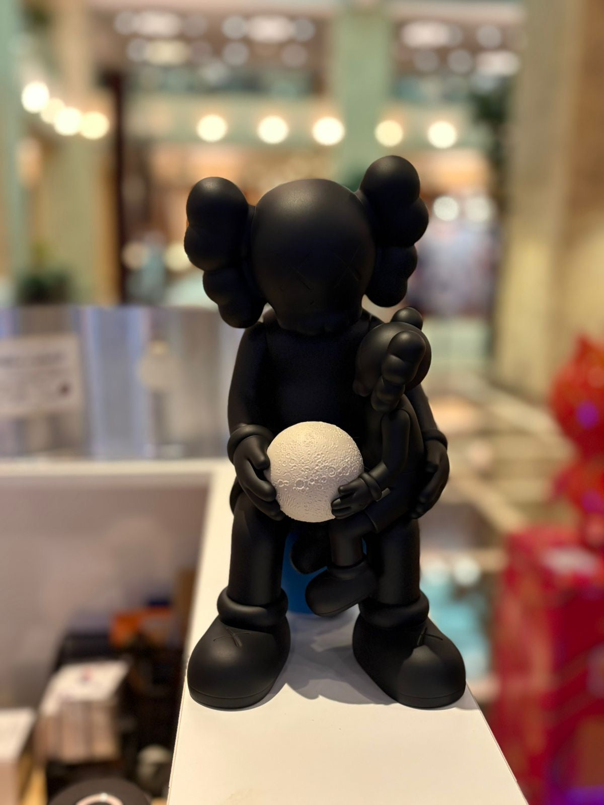 KAWS - Holiday Thailand