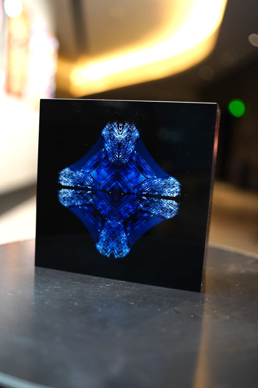 WINNIE D - Diamond Eiffel Tower, Blue2 Light Box