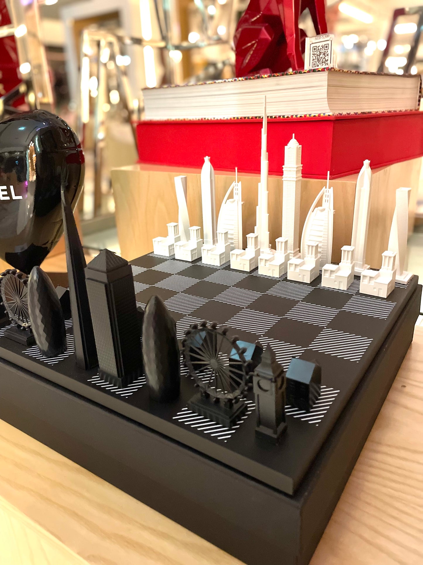 SKYLINE CITY CHESS - Acrylic London VS Dubai Edition - Wooden Board