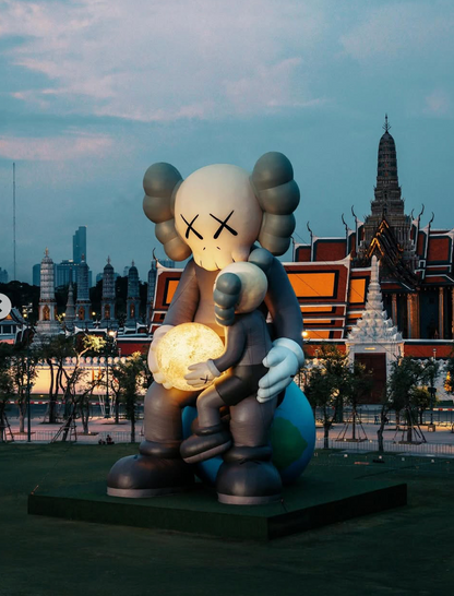 KAWS - Holiday Thailand