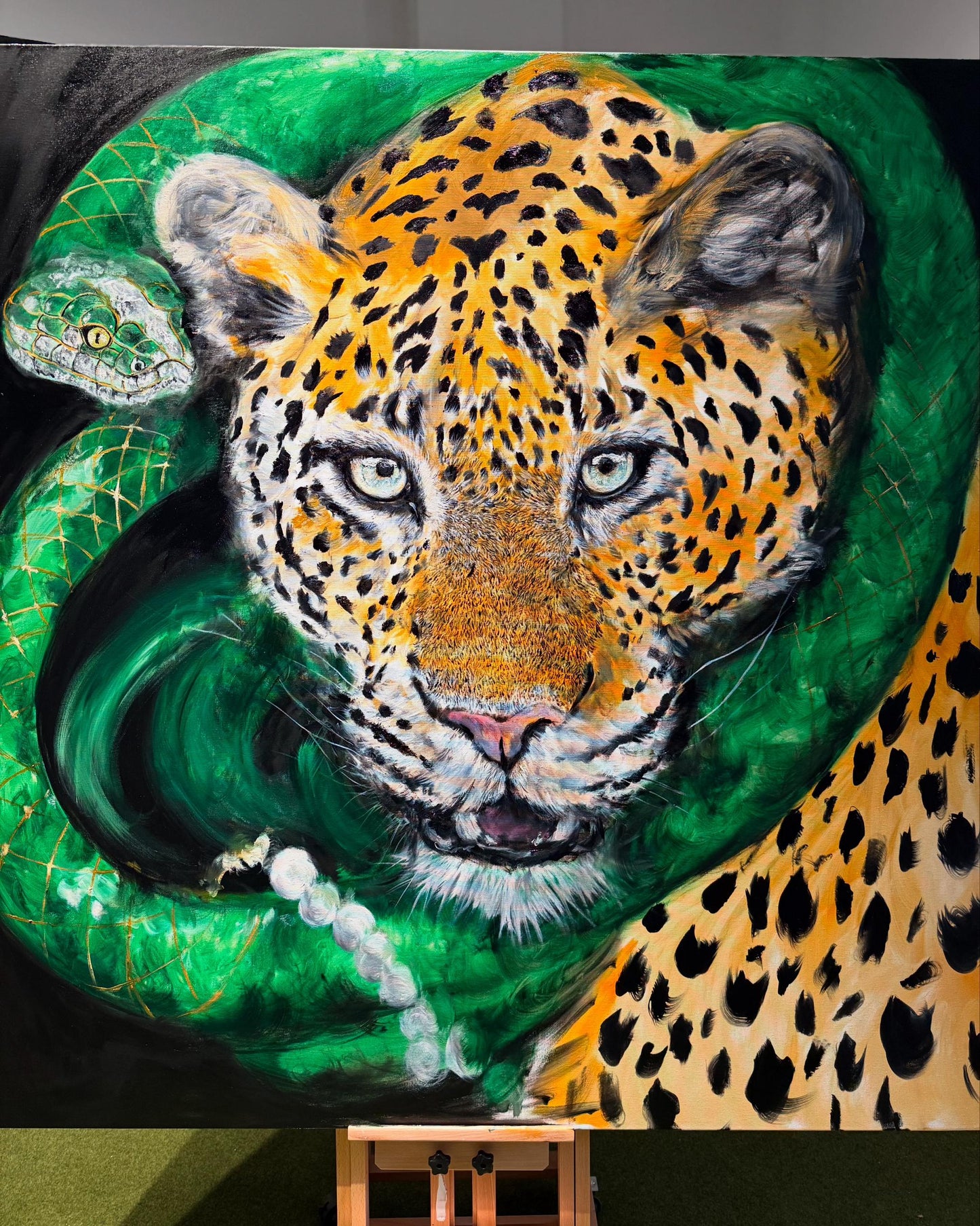 YUAN HENRY - Leopard with Snake