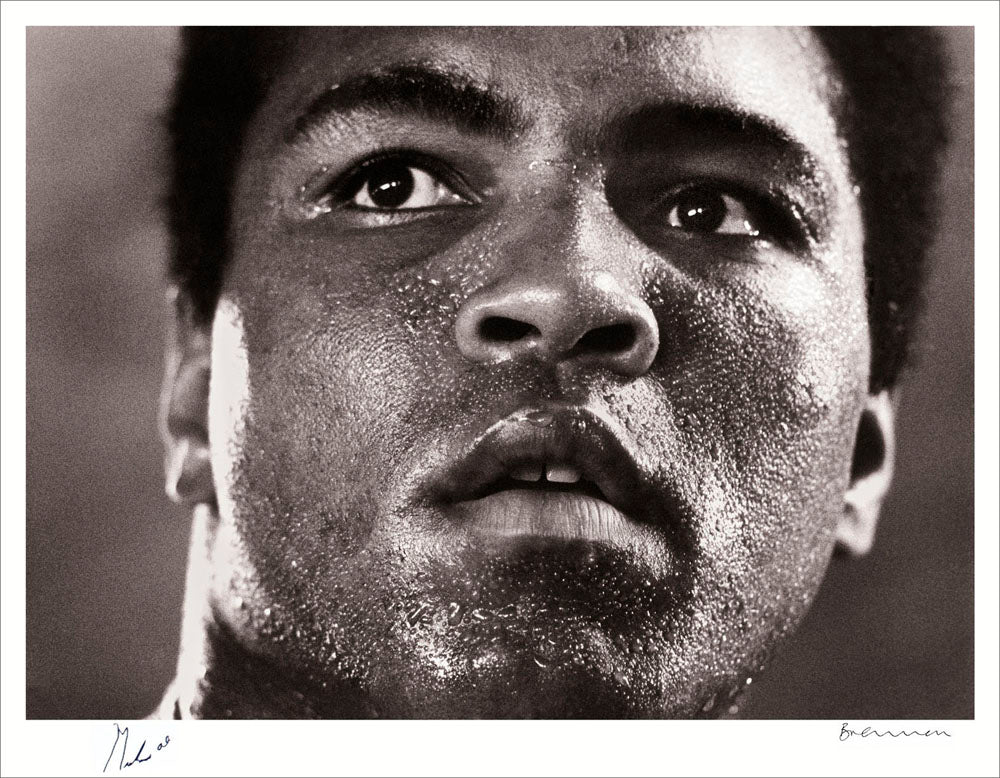 MICHEAL B - Muhammad Ali 1977 signed by Ali